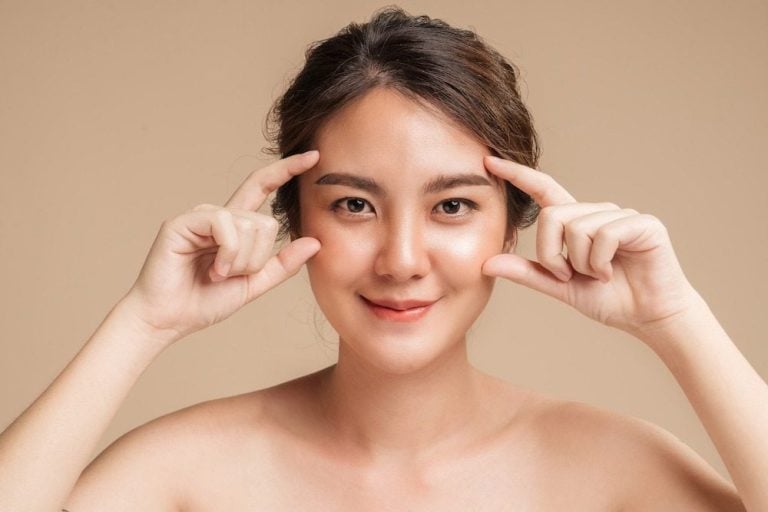 คิ้วตกคืออะไร ? รู้จักสาเหตุและวิธีแก้ปัญหาด้วยการยกหางคิ้ว