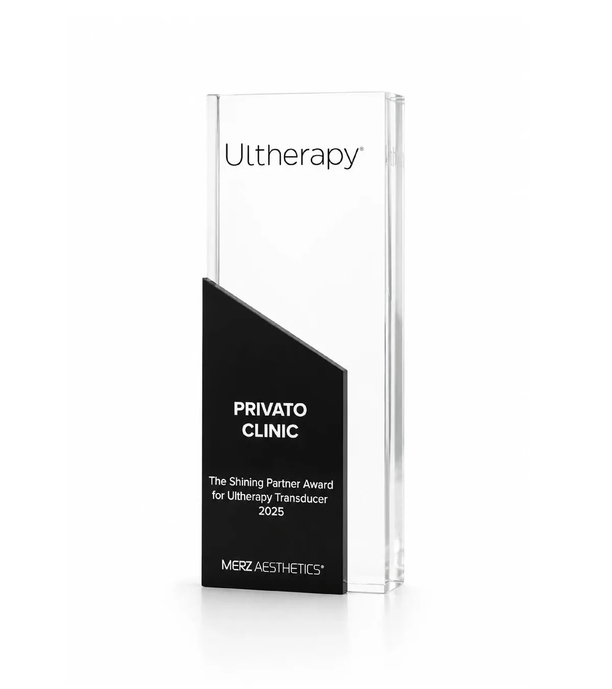 โล่ The Shining Partner Award for Ultherapy Transducer ปี 2025 ของ Privato Clinic